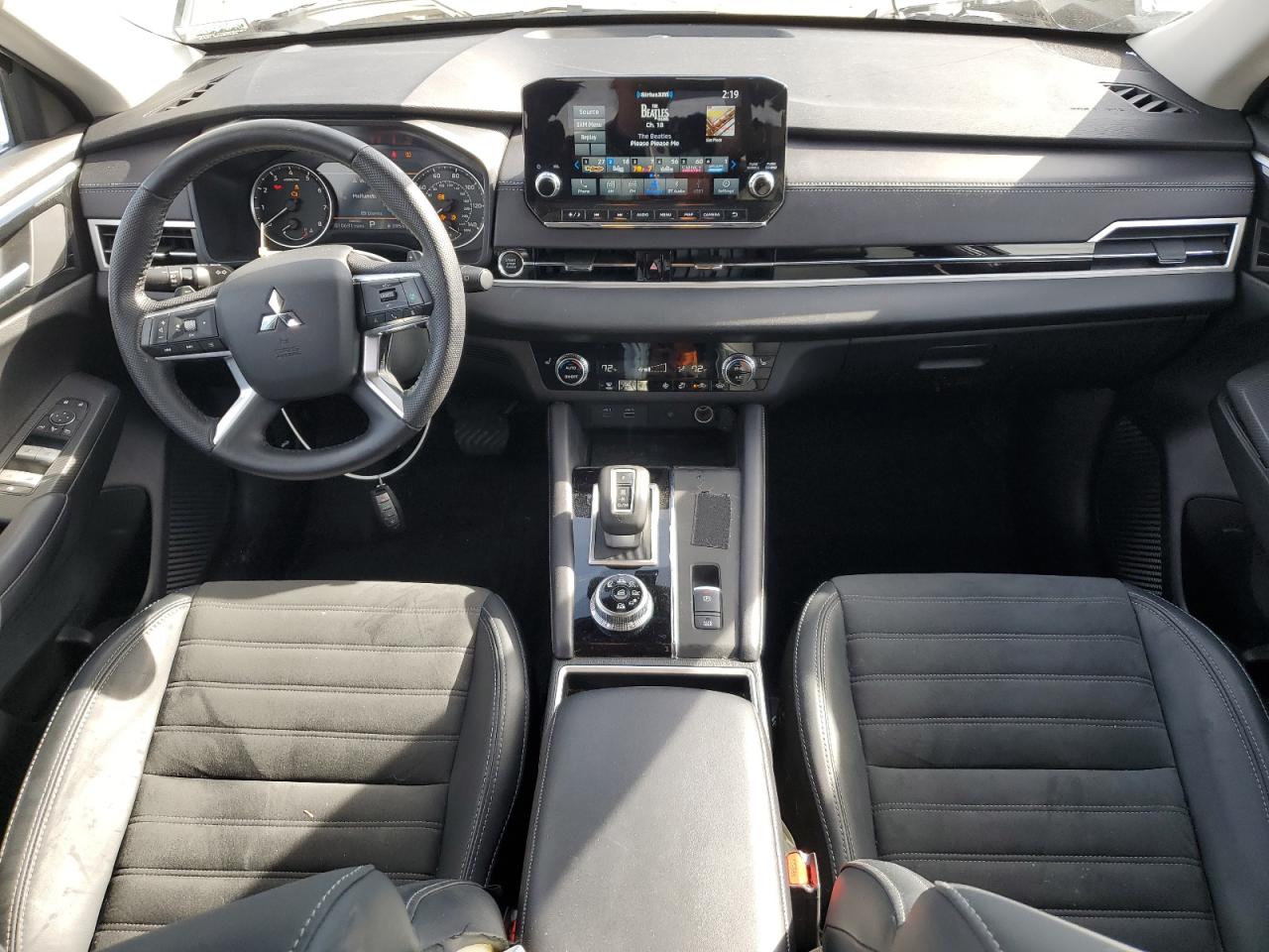 MITSUBISHI OUTLANDER SE