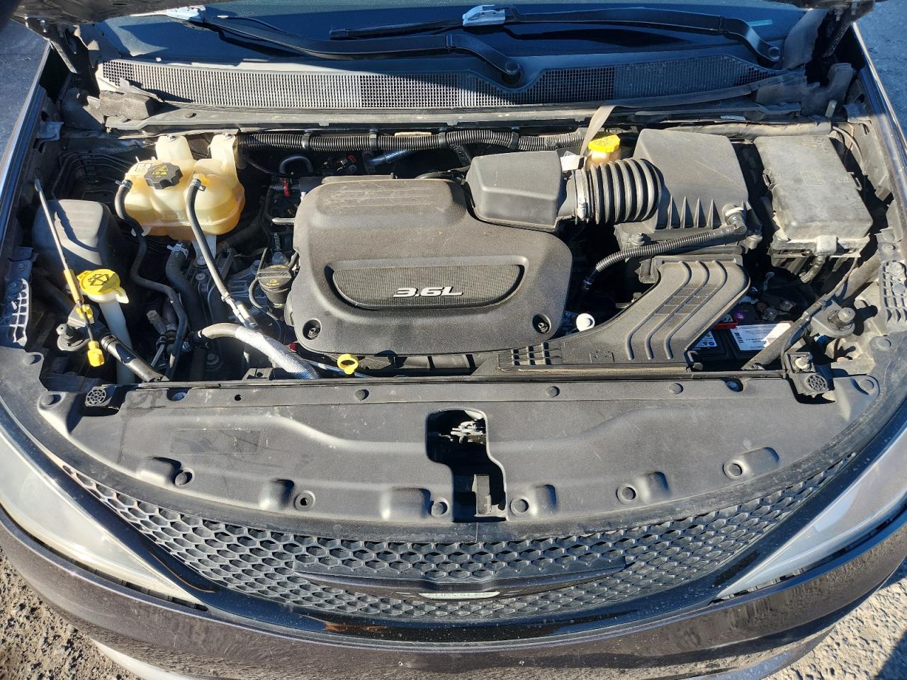 CHRYSLER PACIFICA TOURING L