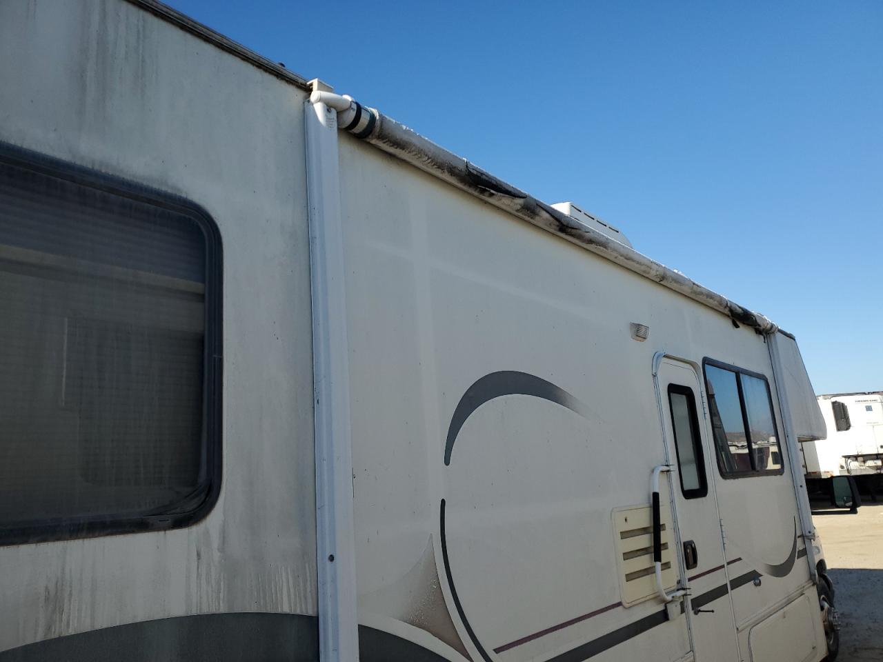 Lot #3281383056 2000 FORD E450 RV