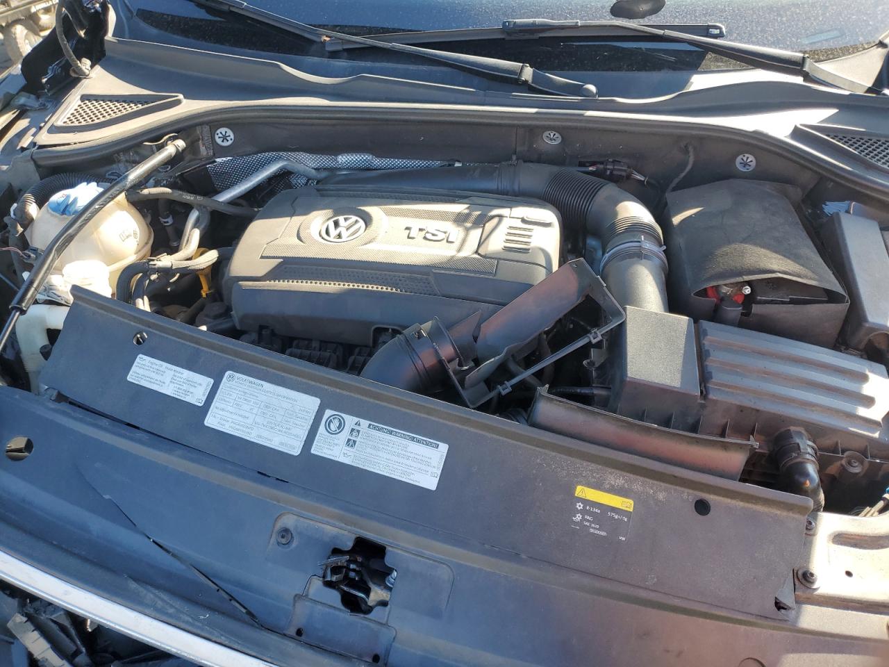 VOLKSWAGEN PASSAT SEL PREMIUM