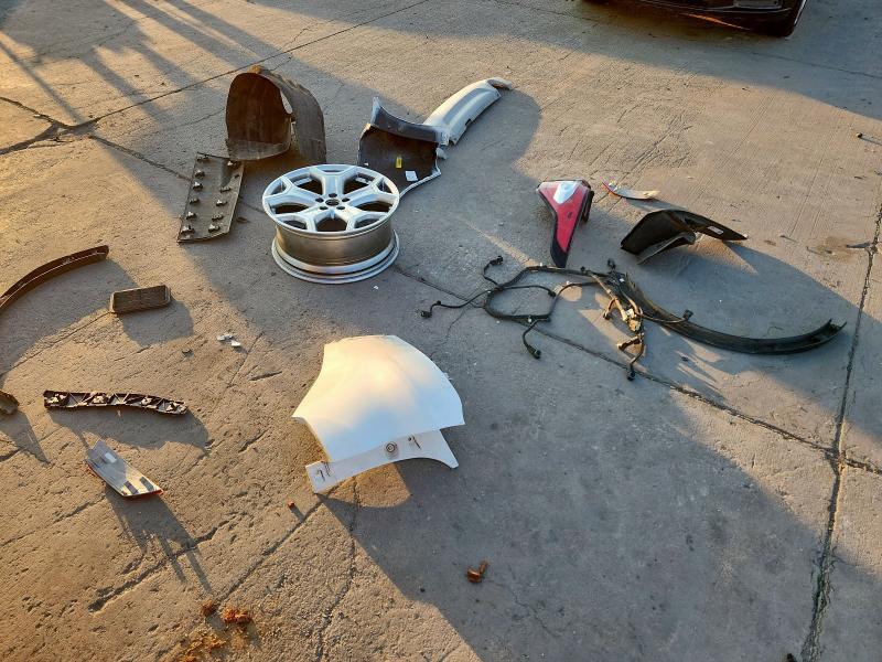 2018 FORD ESCAPE TIT - 1FMCU0J92JUA63427