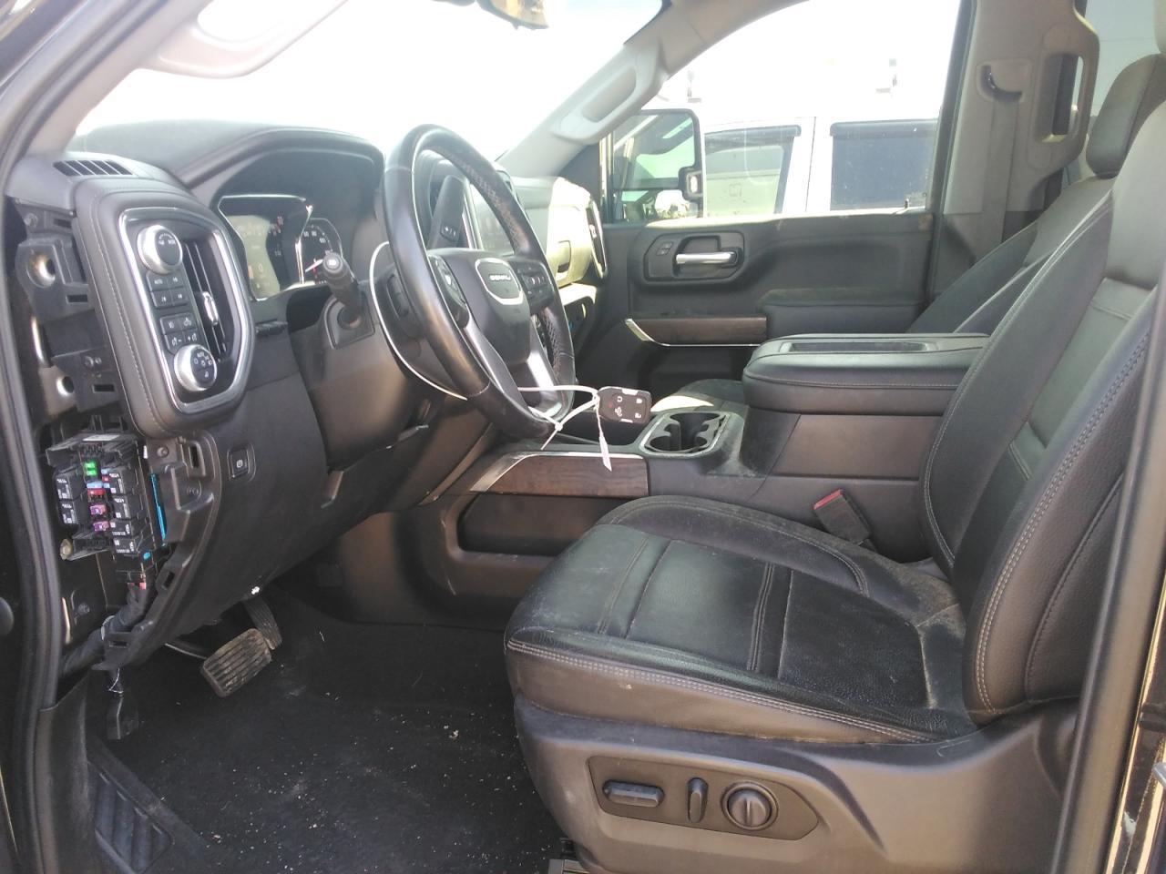 GMC SIERRA K2500 DENALI