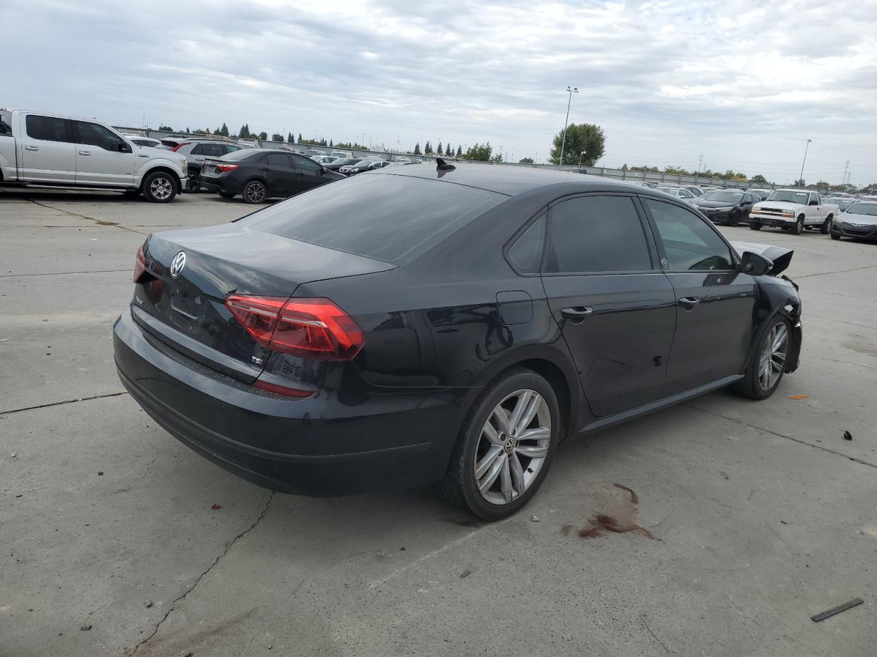 VOLKSWAGEN PASSAT WOLFSBURG