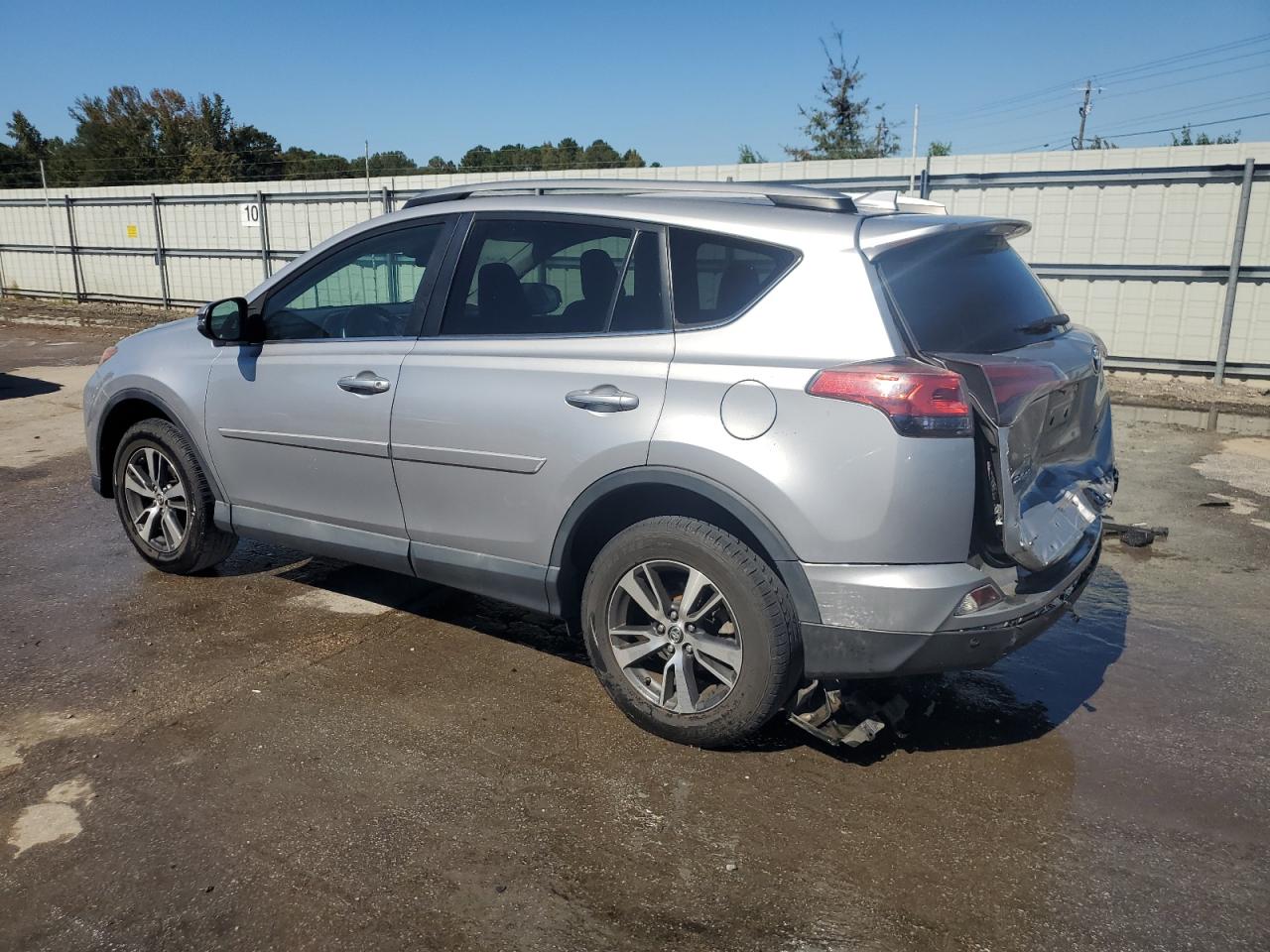 TOYOTA RAV4 XLE