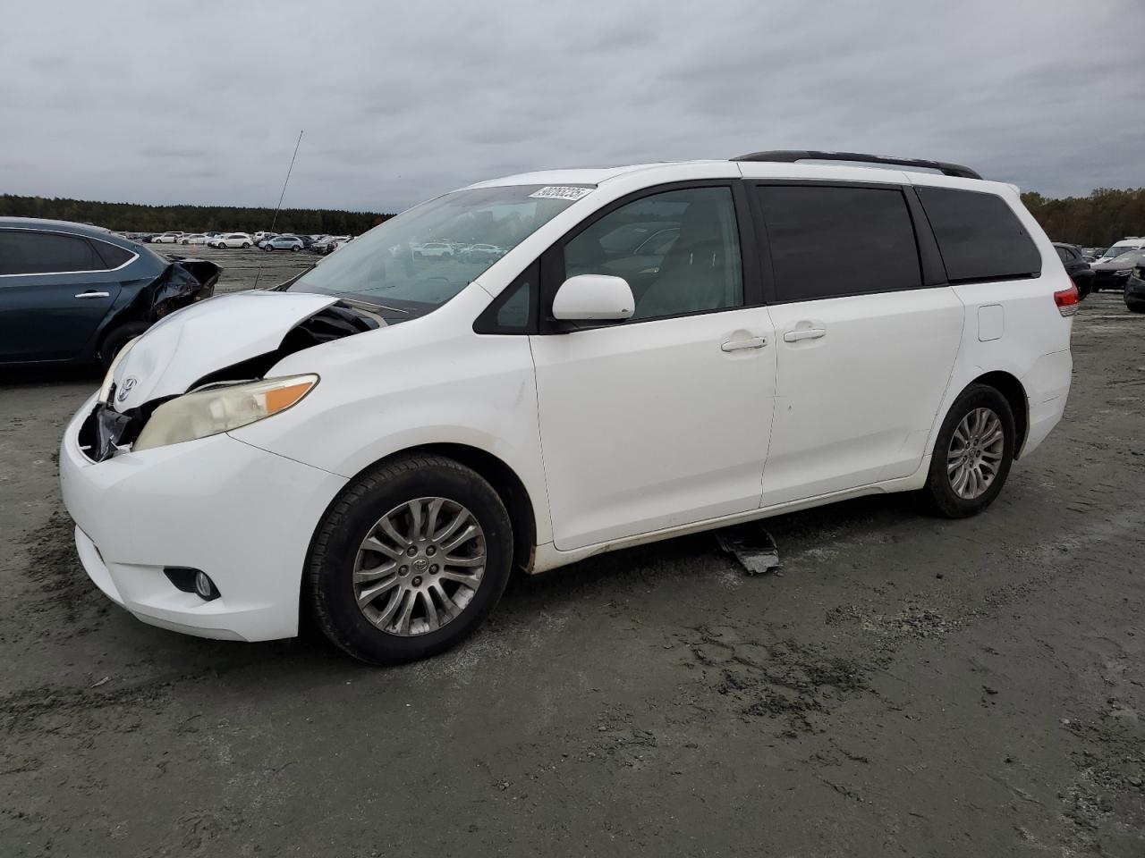 Lot #3286742313 2011 TOYOTA SIENNA XLE