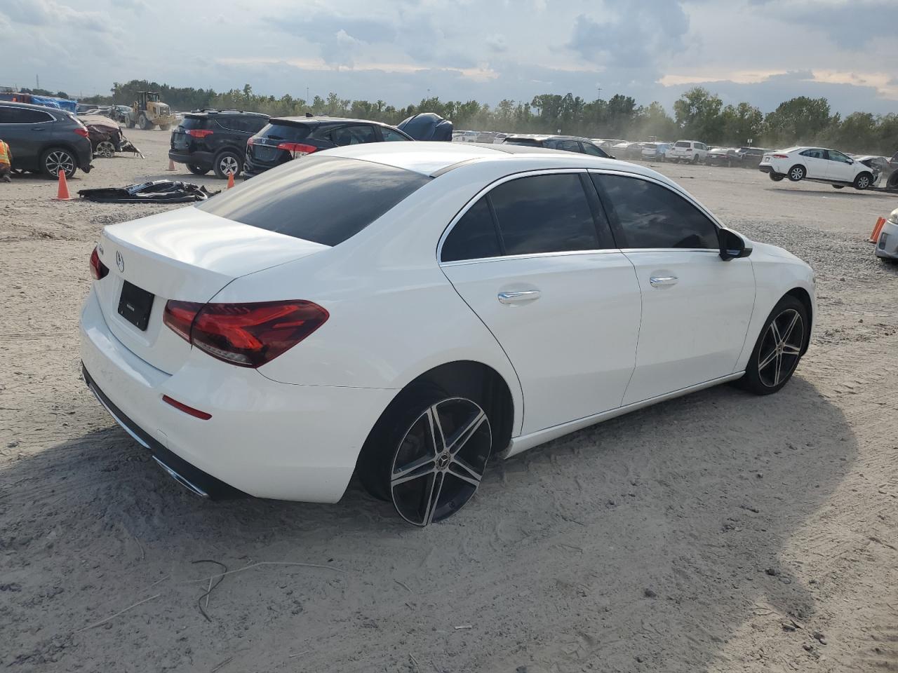 MERCEDES-BENZ A-CLASS 220