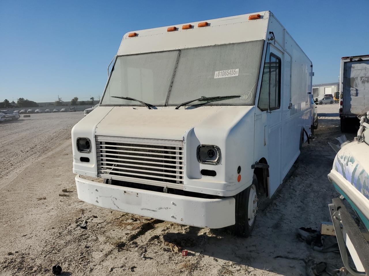 Lot #3316703417 2004 FREIGHTLINER CHASSIS M