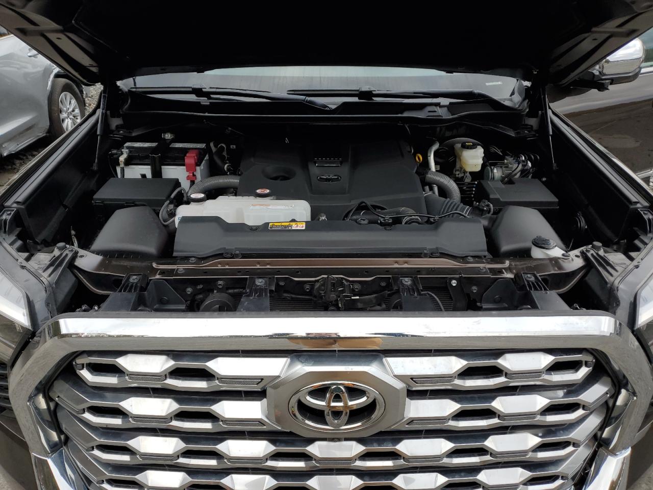 TOYOTA TUNDRA CREWMAX PLATINUM