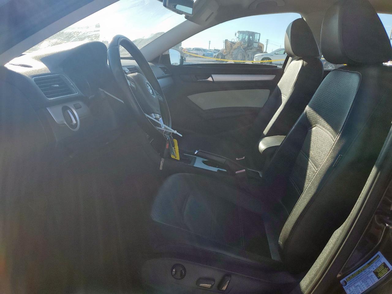 VOLKSWAGEN PASSAT SE