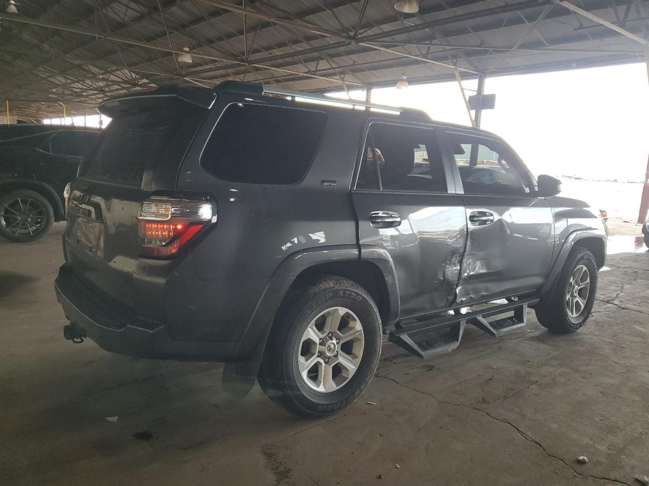 TOYOTA 4RUNNER SR5