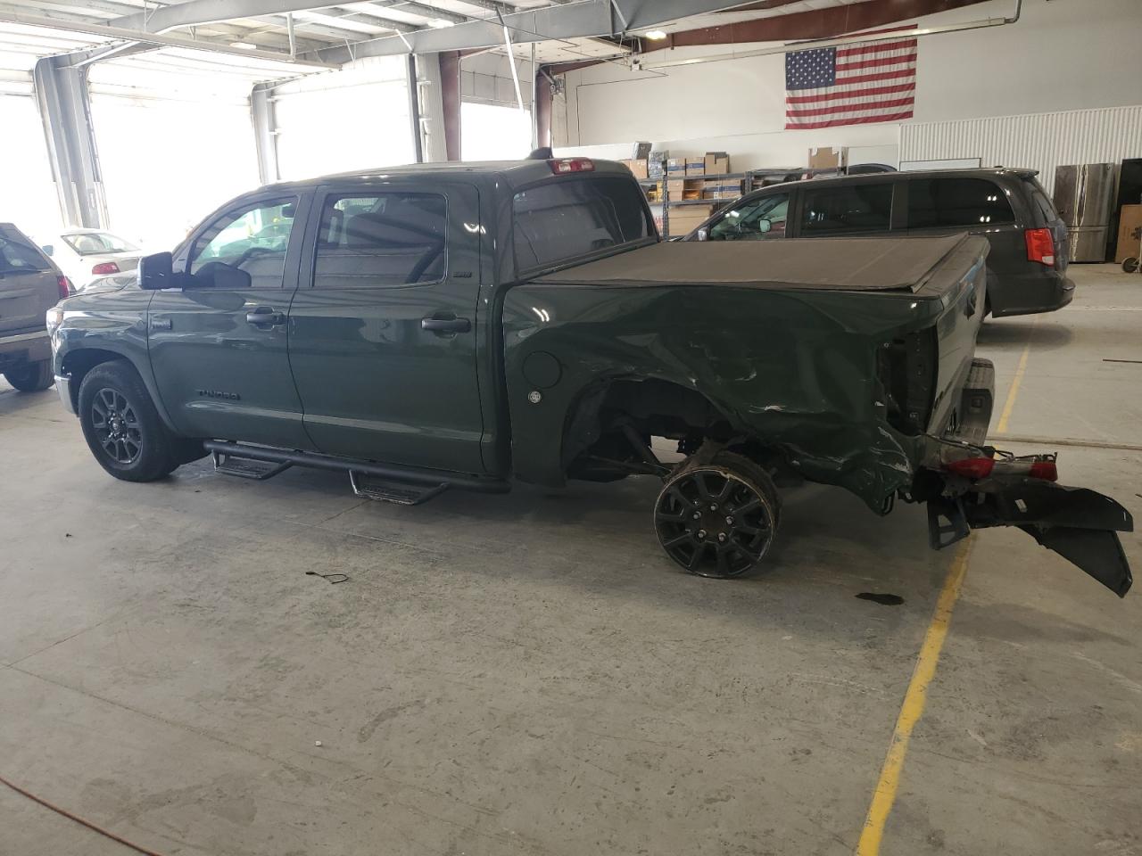 TOYOTA TUNDRA CREWMAX SR5