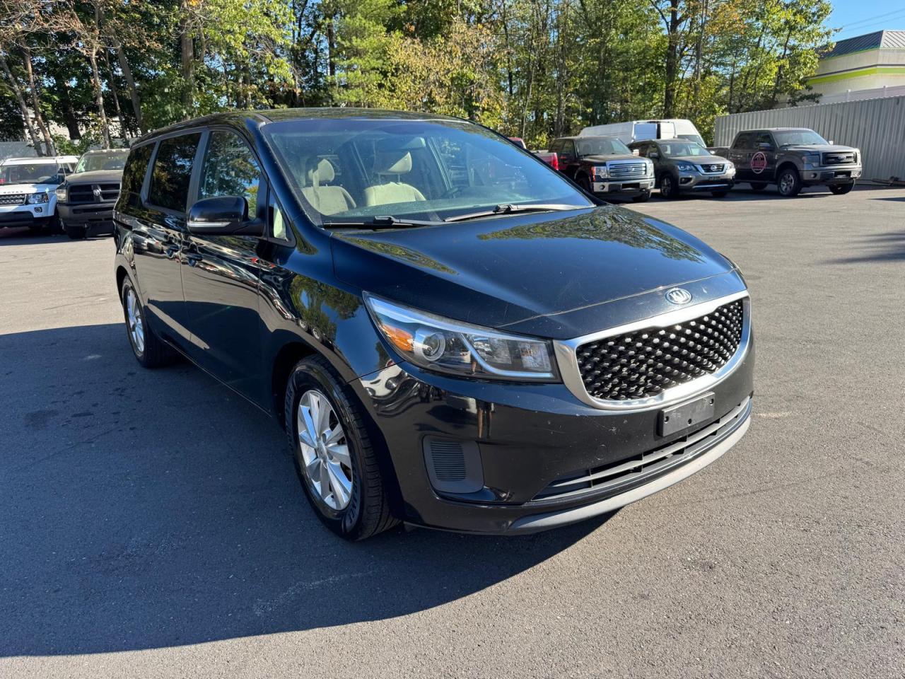 Lot #3260413595 2017 KIA SEDONA LX