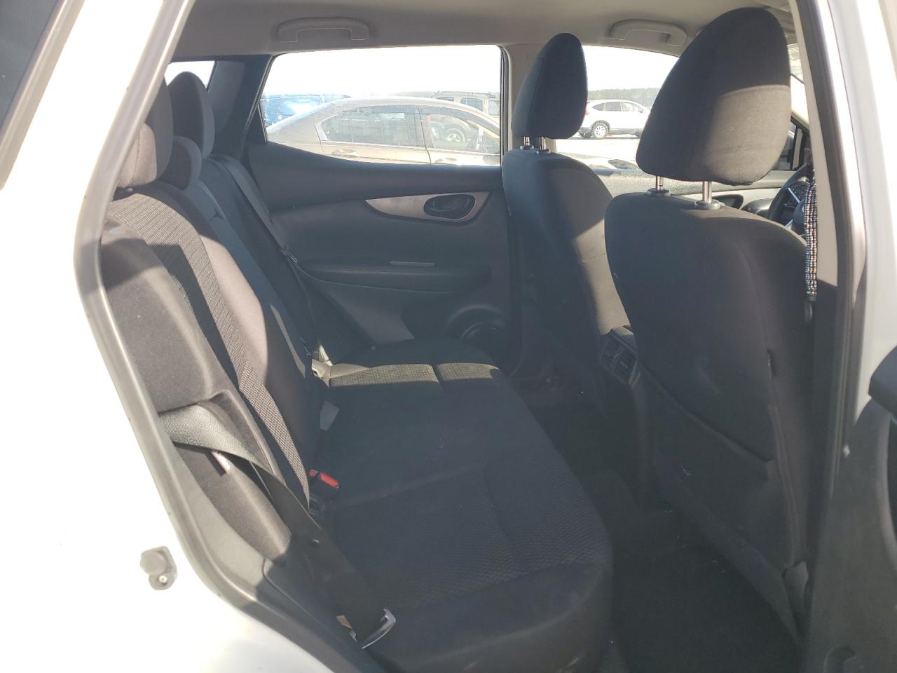 NISSAN ROGUE SPORT S