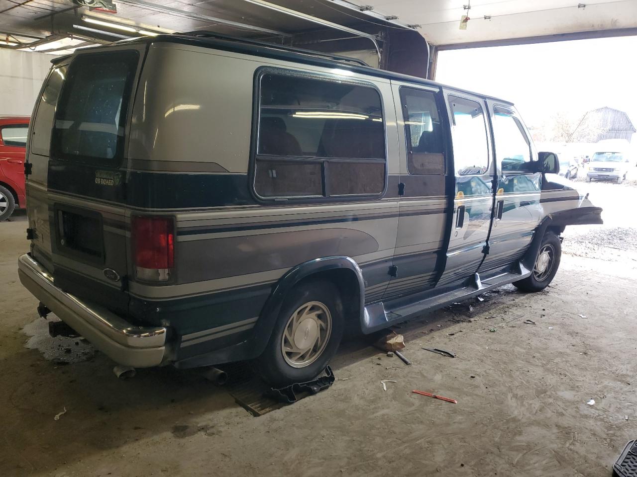Lot #3298101200 1998 FORD ECONOLINE