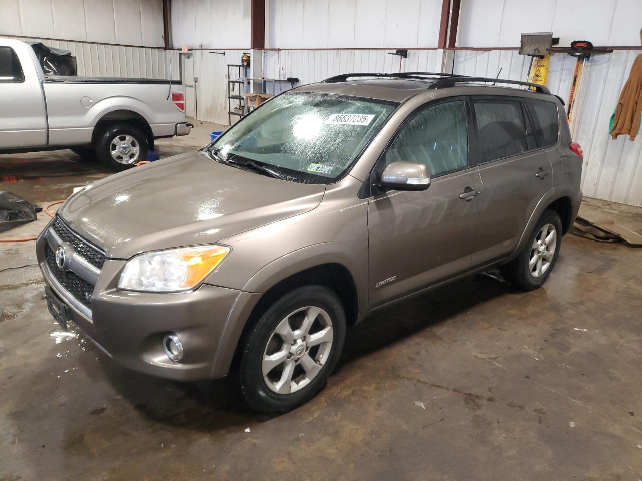 TOYOTA RAV4 LIMITED