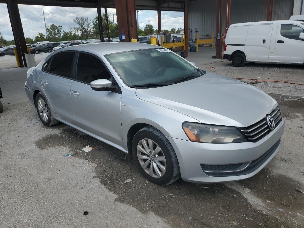 VOLKSWAGEN PASSAT S