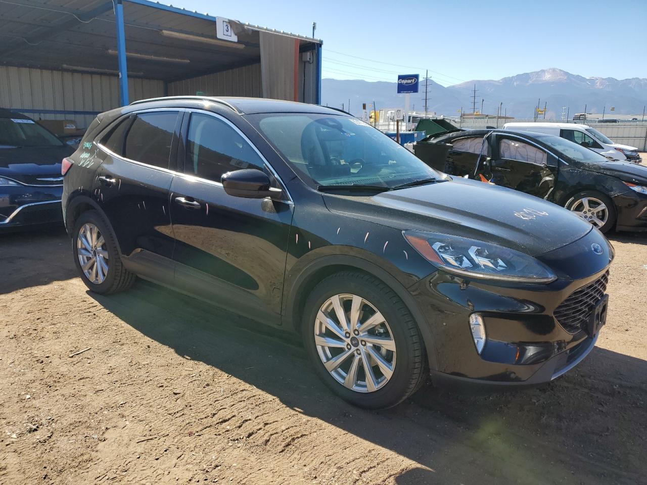 FORD ESCAPE TITANIUM