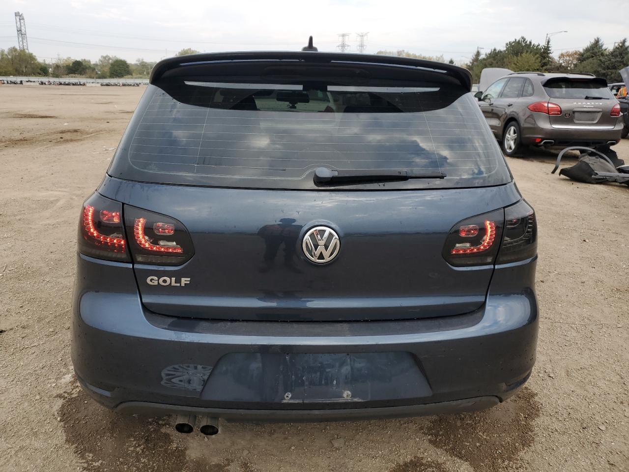 VOLKSWAGEN GOLF
