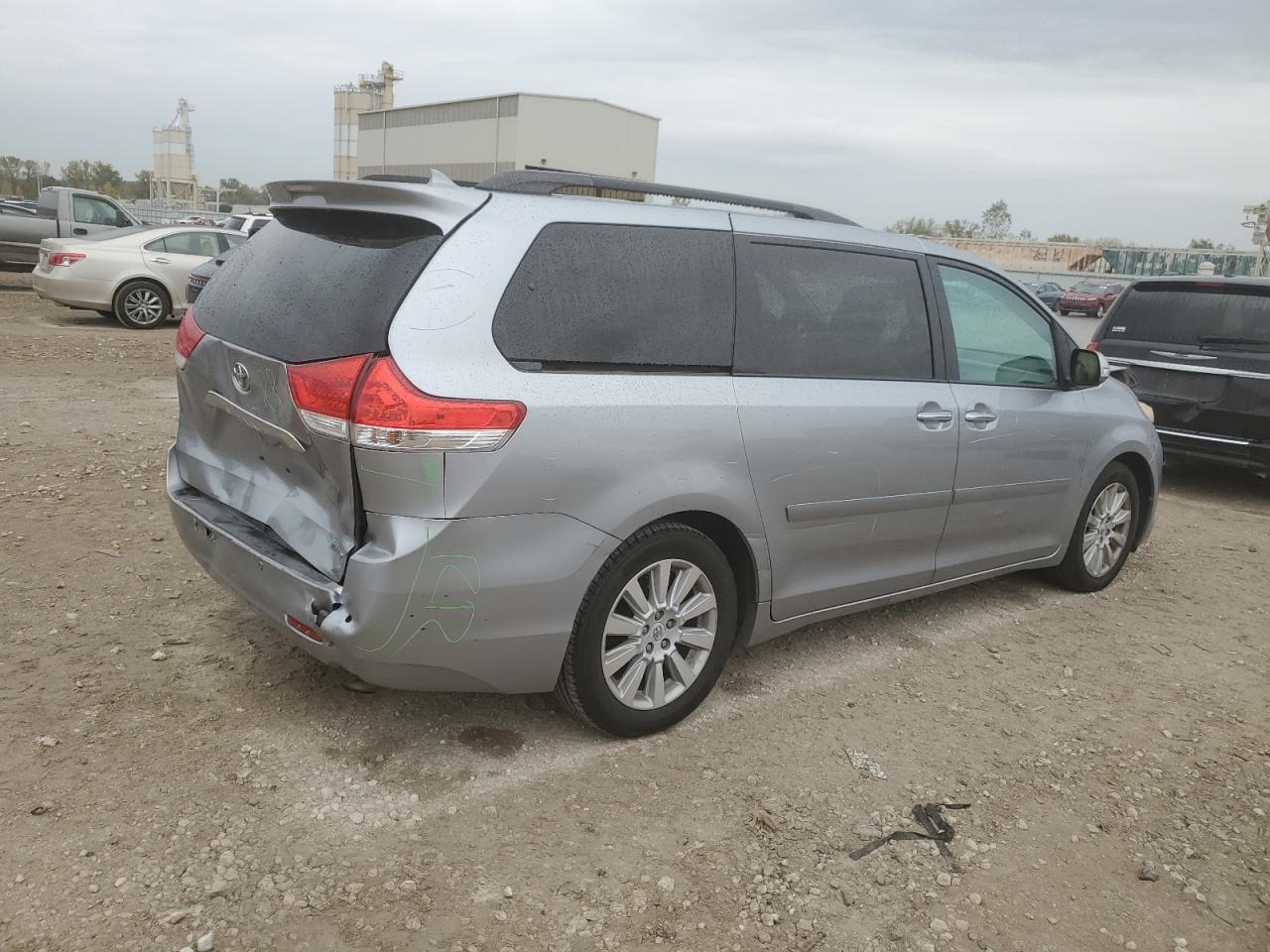 TOYOTA SIENNA XLE