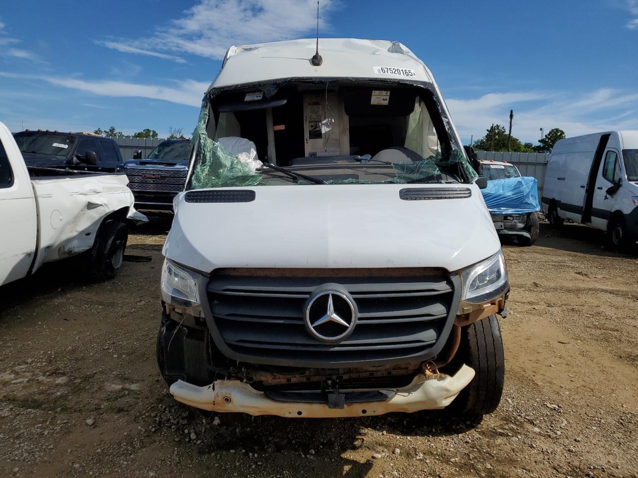 MERCEDES-BENZ SPRINTER 2500