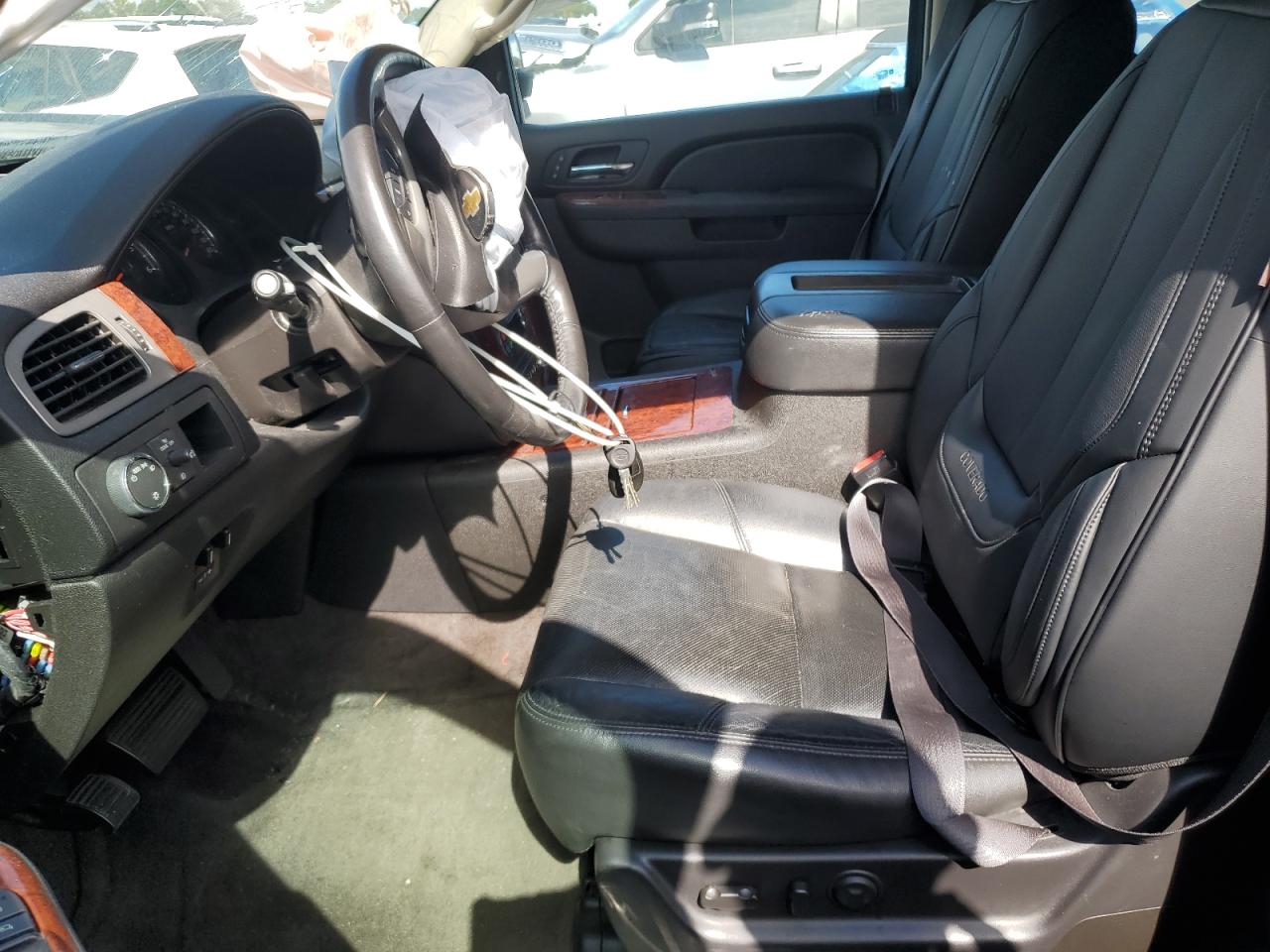 CHEVROLET SUBURBAN C1500 LTZ