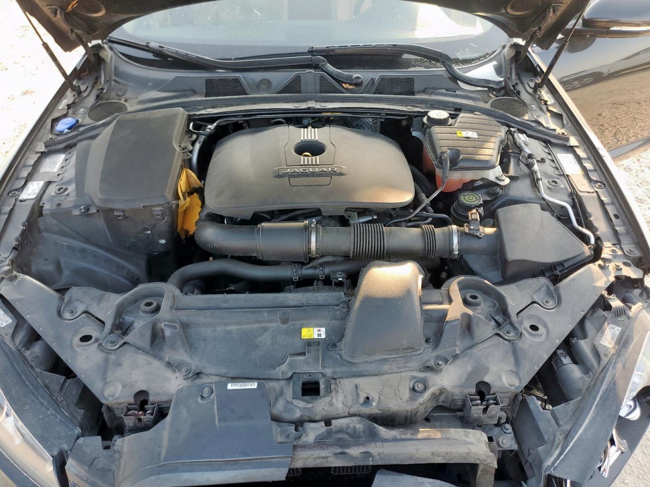 JAGUAR XF 2.0T PREMIUM