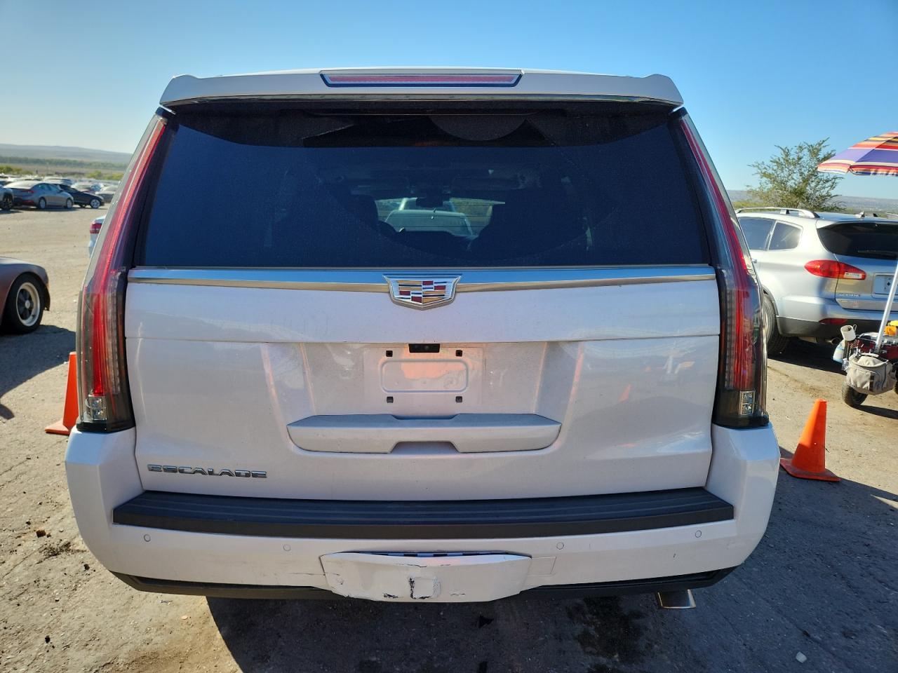 CADILLAC ESCALADE LUXURY