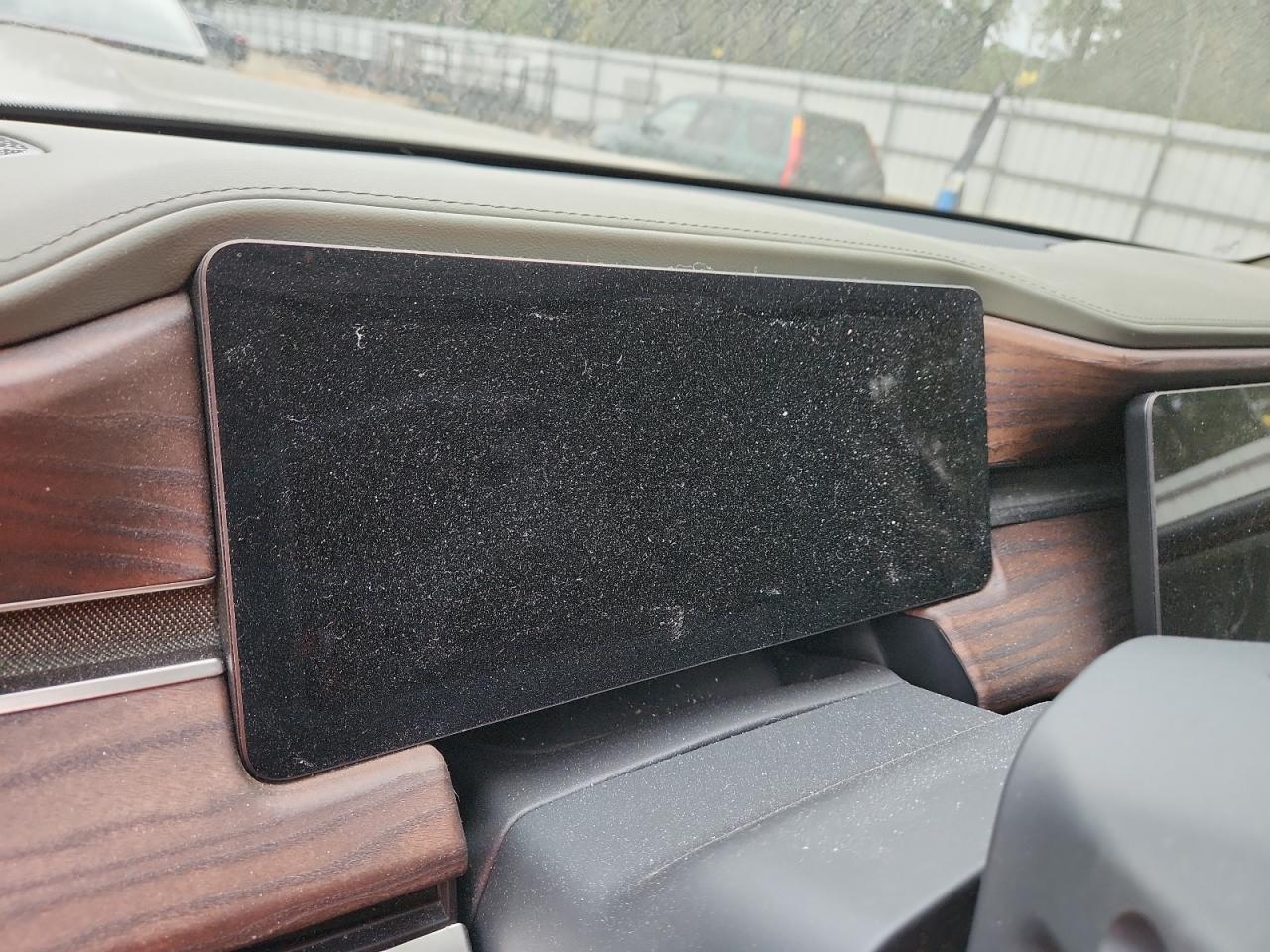 RIVIAN R1T ADVENTURE