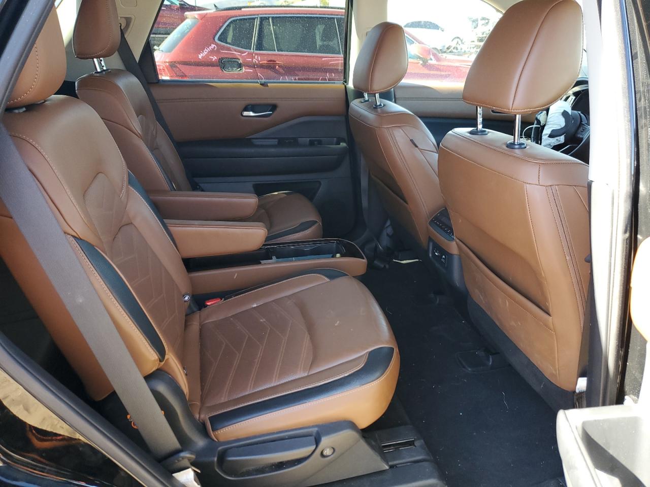 NISSAN PATHFINDER PLATINUM