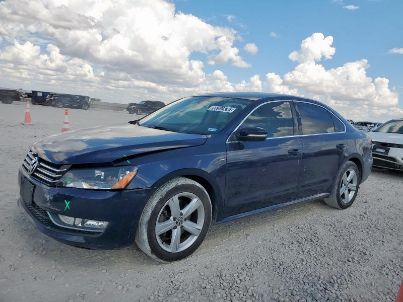 2015 VOLKSWAGEN PASSAT S - 1VWAT7A34FC114147