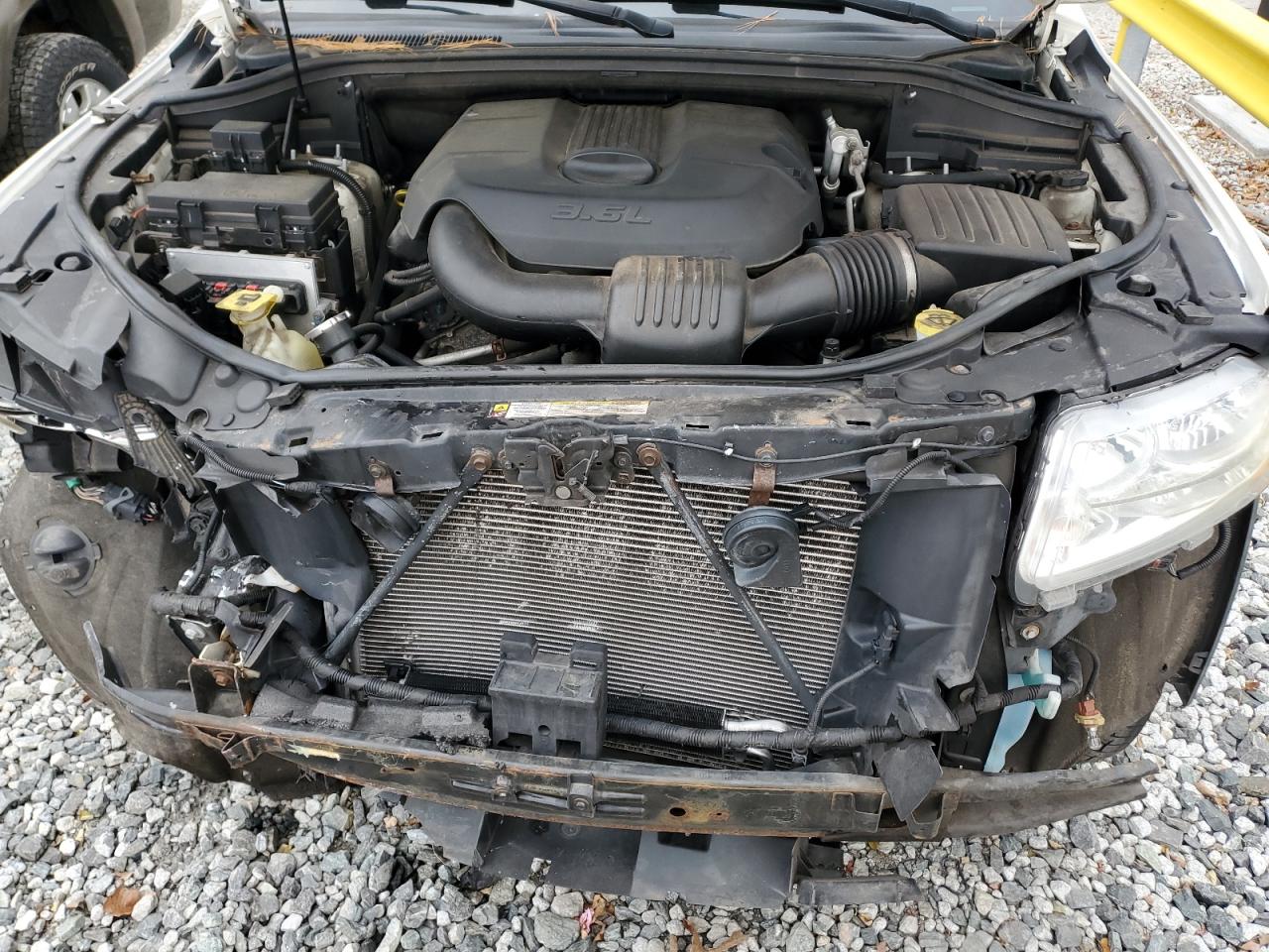 JEEP GRAND CHEROKEE LAREDO