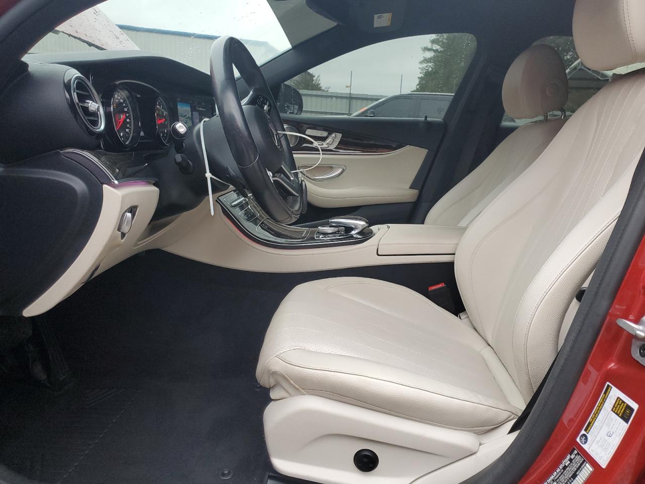 MERCEDES-BENZ E-CLASS 300