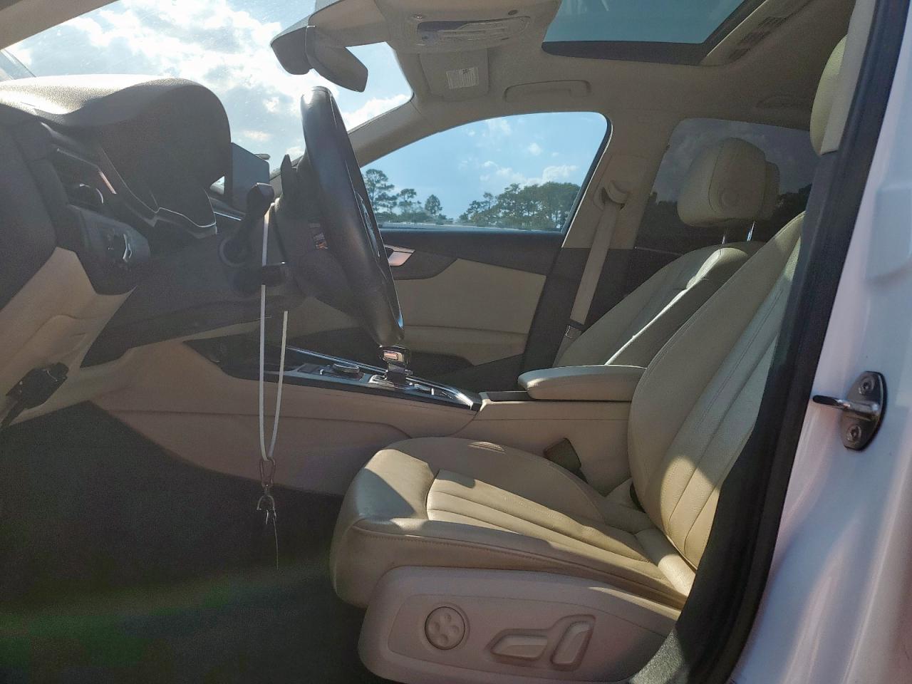 AUDI A4 ULTRA PREMIUM