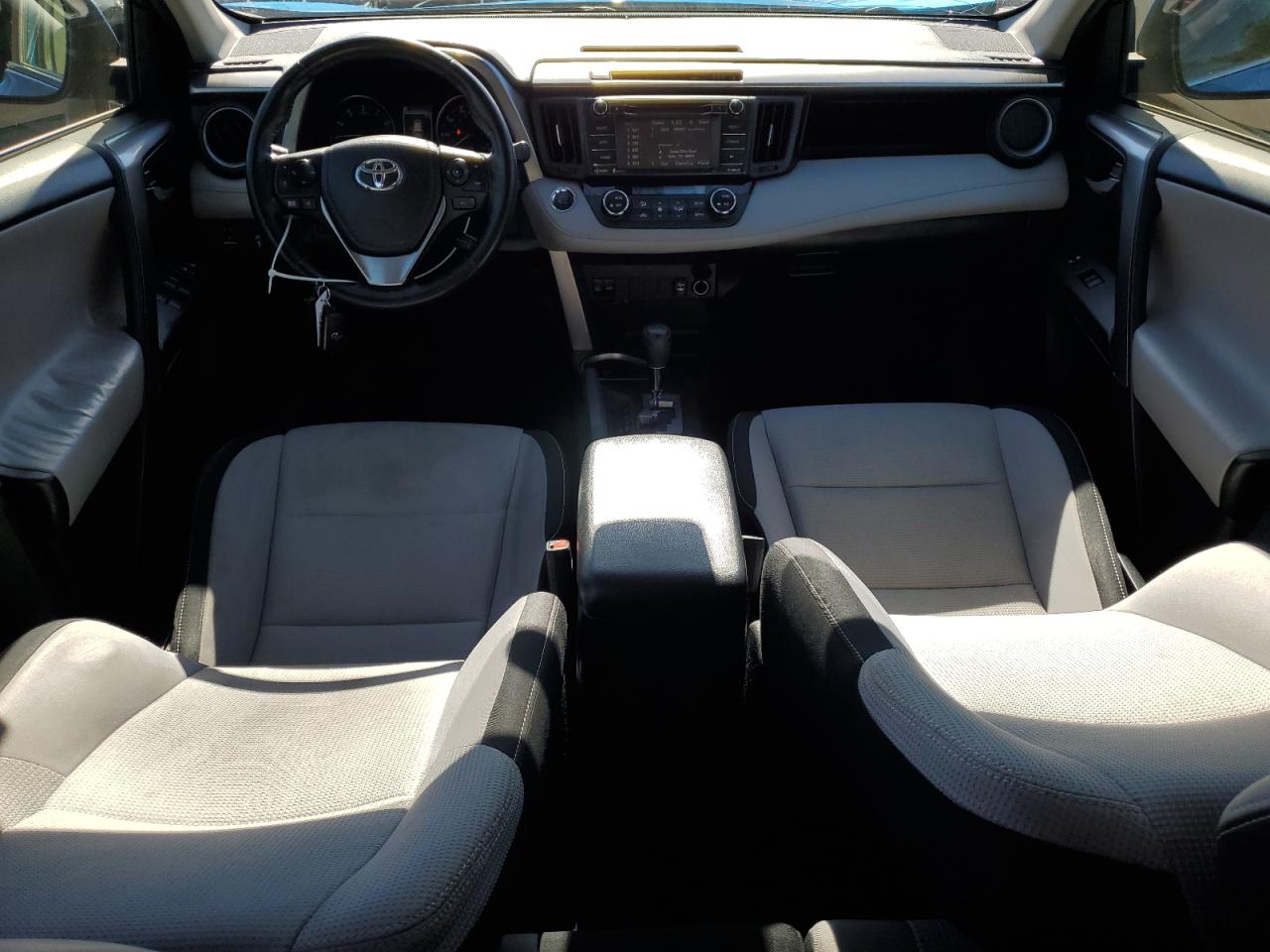 Lot #3302761346 2017 TOYOTA RAV4 XLE