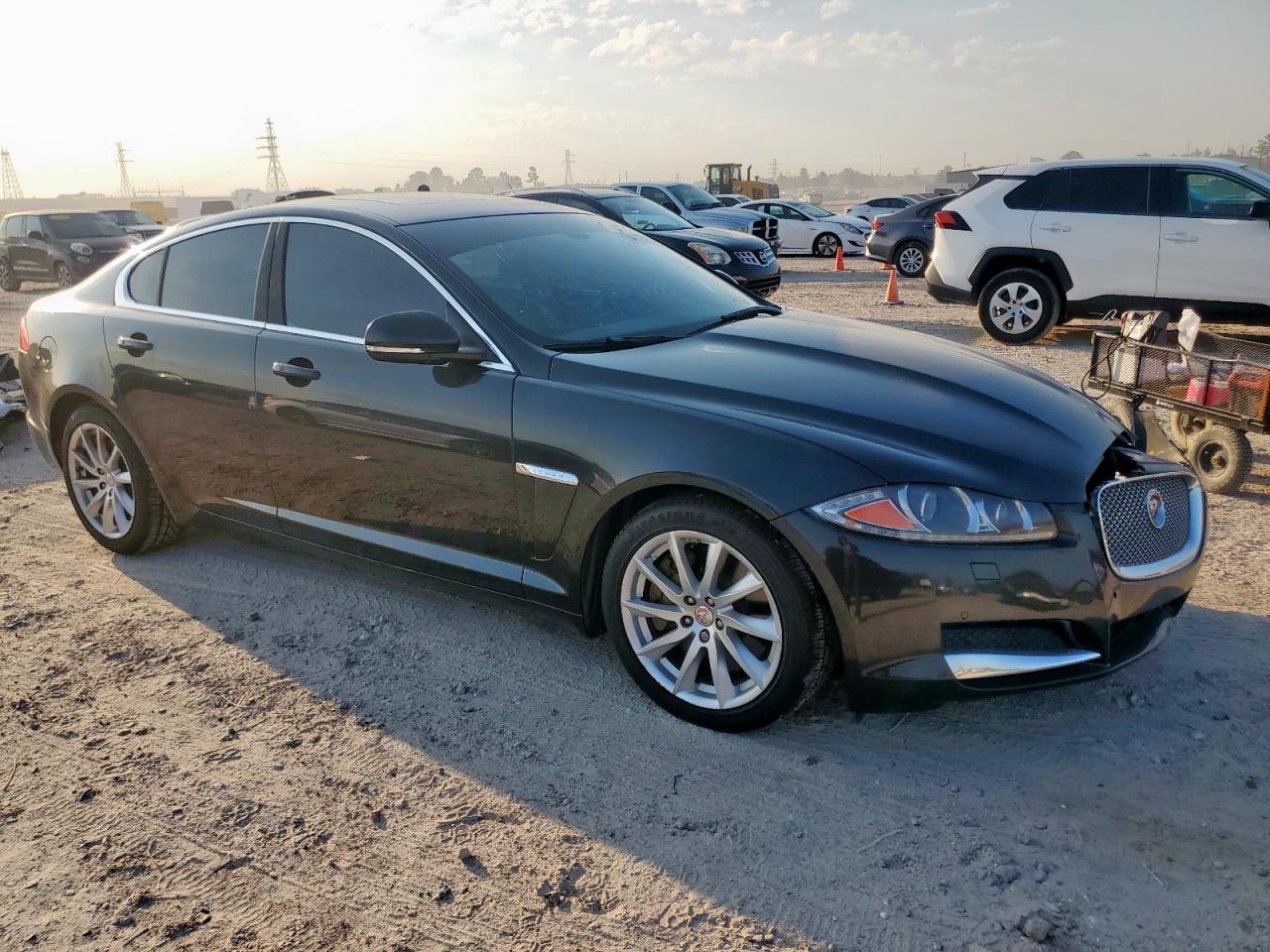 JAGUAR XF 2.0T PREMIUM
