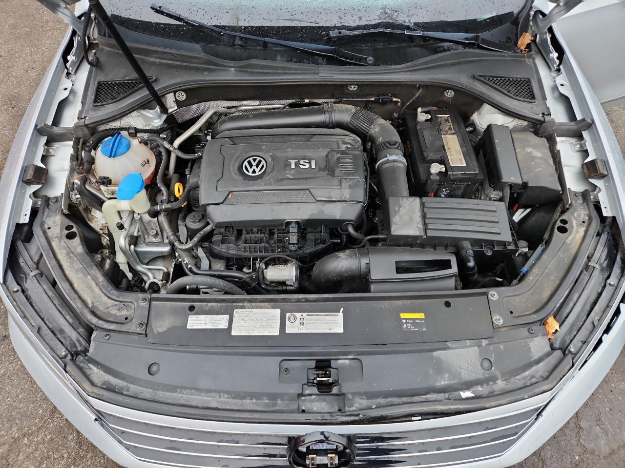 VOLKSWAGEN PASSAT SE