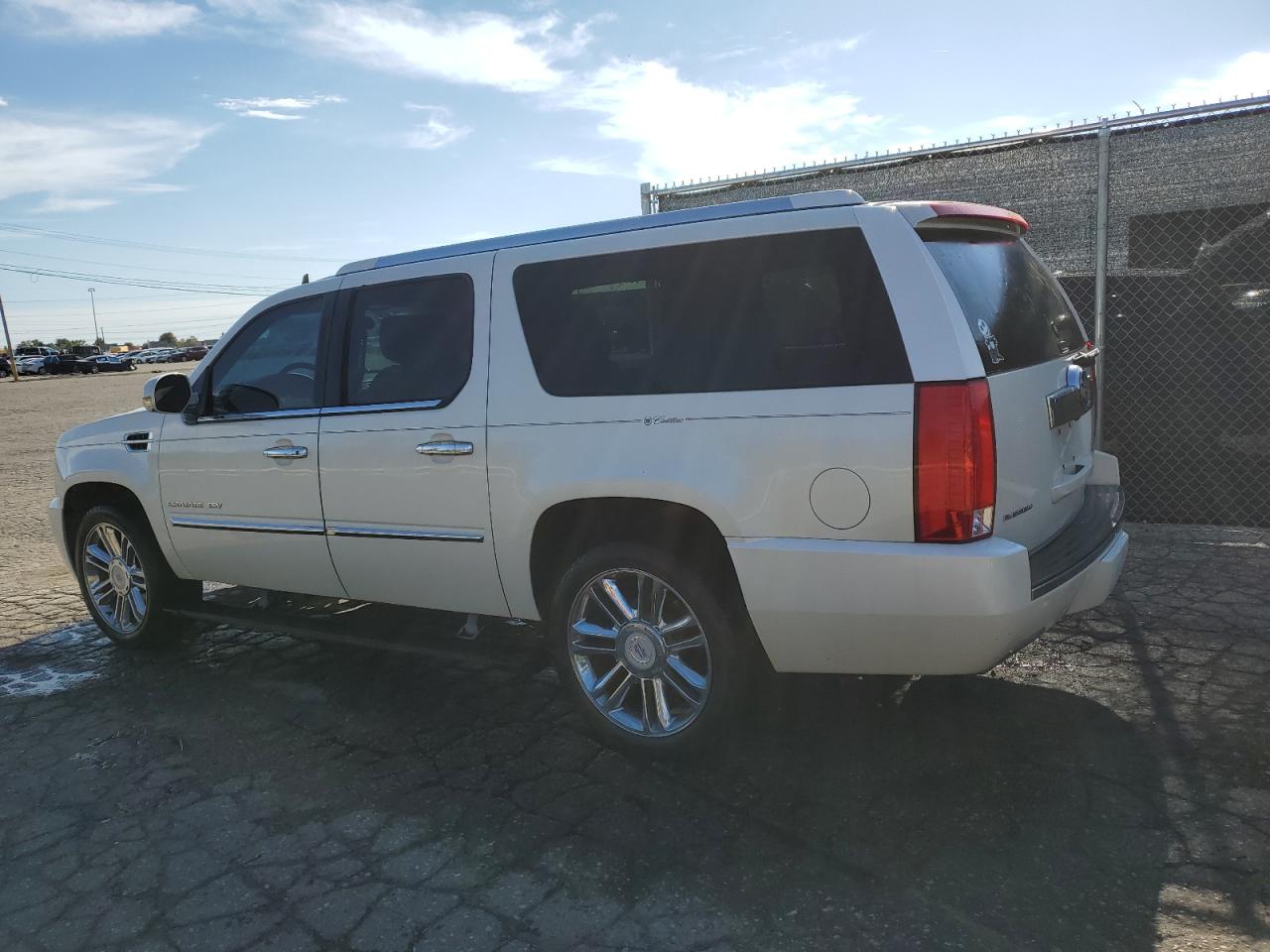 CADILLAC ESCALADE ESV PLATINUM