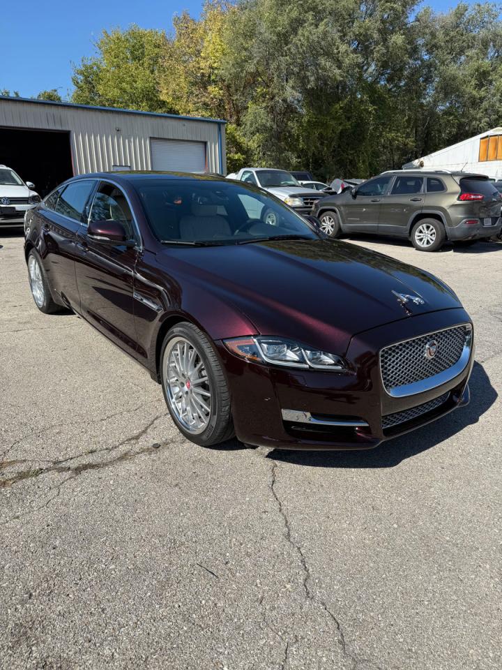 JAGUAR XJ PORTFOLIO