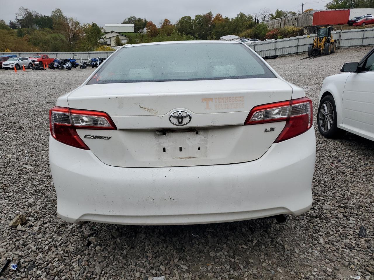 TOYOTA CAMRY BASE