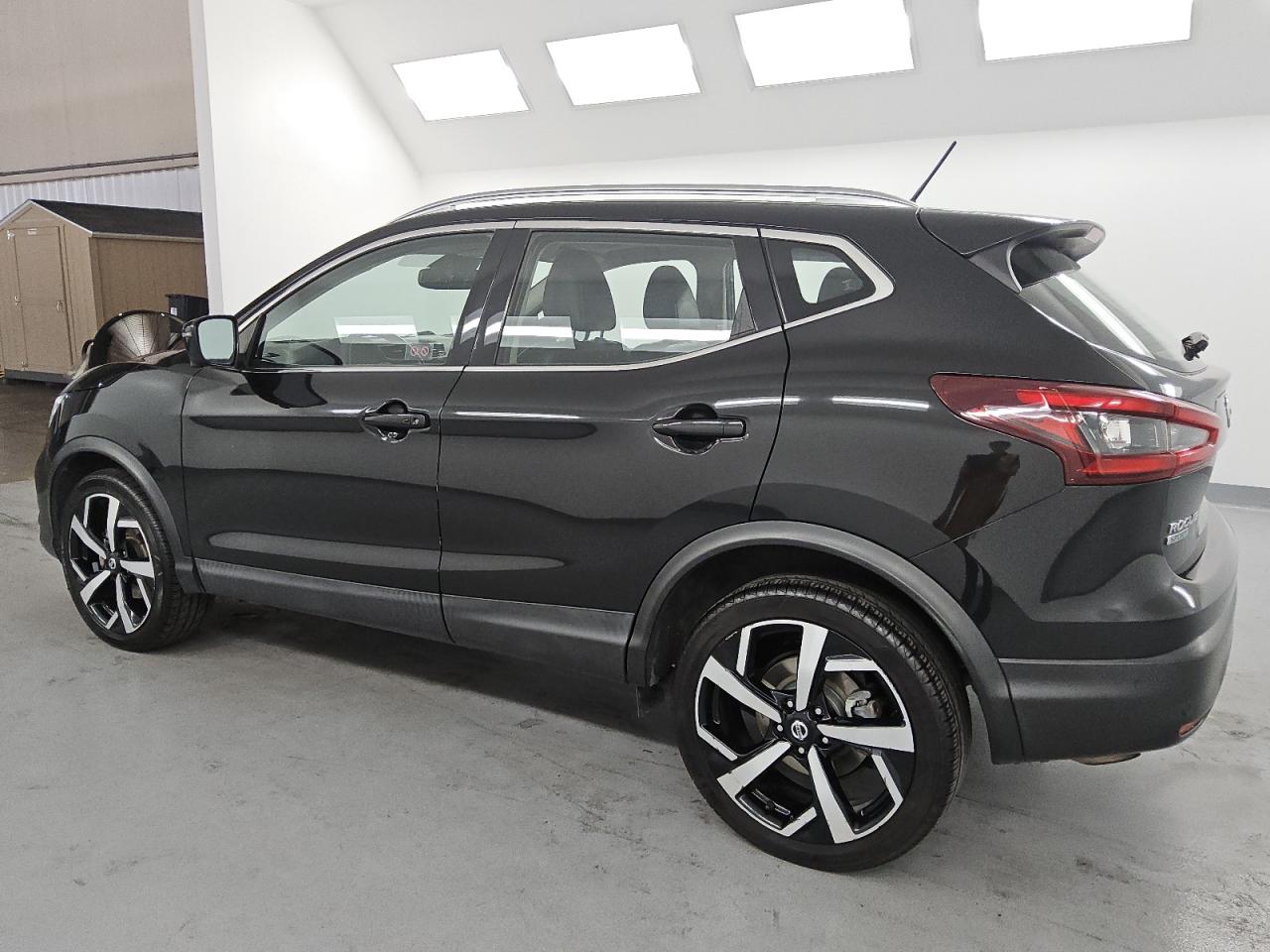 NISSAN ROGUE SPORT S