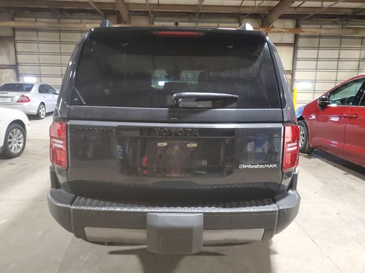 TOYOTA LAND CRUISER BASE