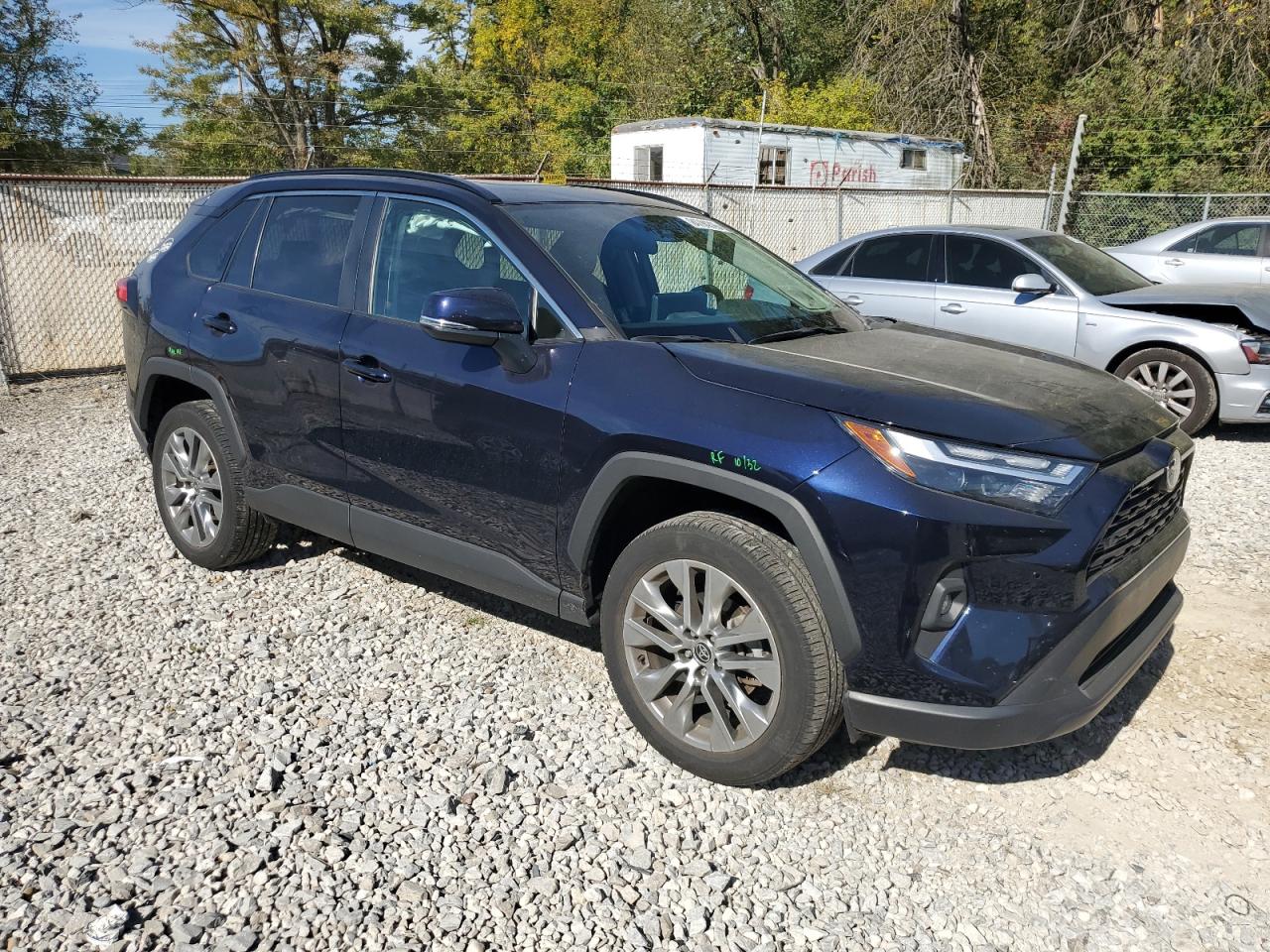 TOYOTA RAV4 XLE PREMIUM