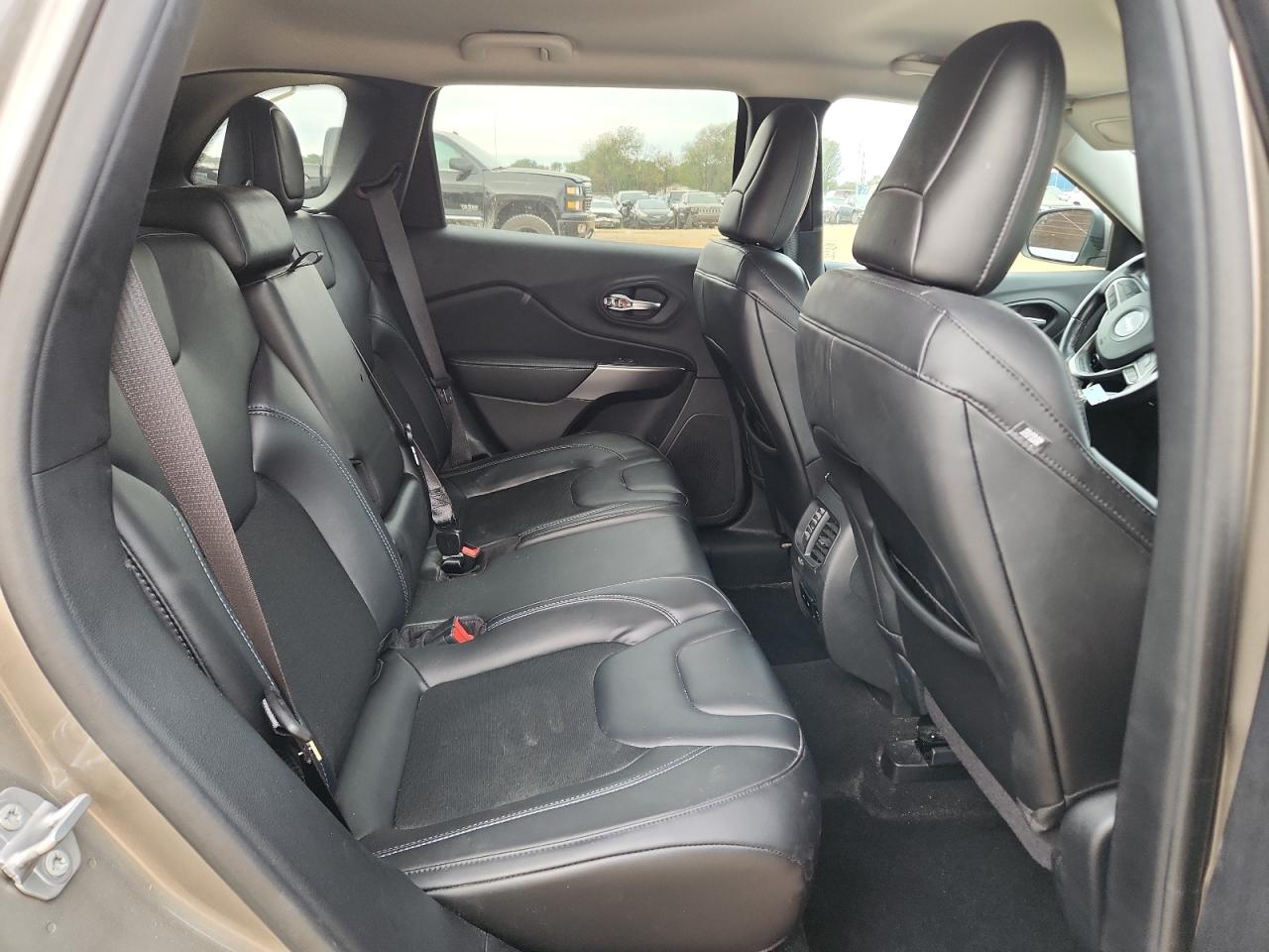 JEEP GRAND CHEROKEE LATITUDE PLUS