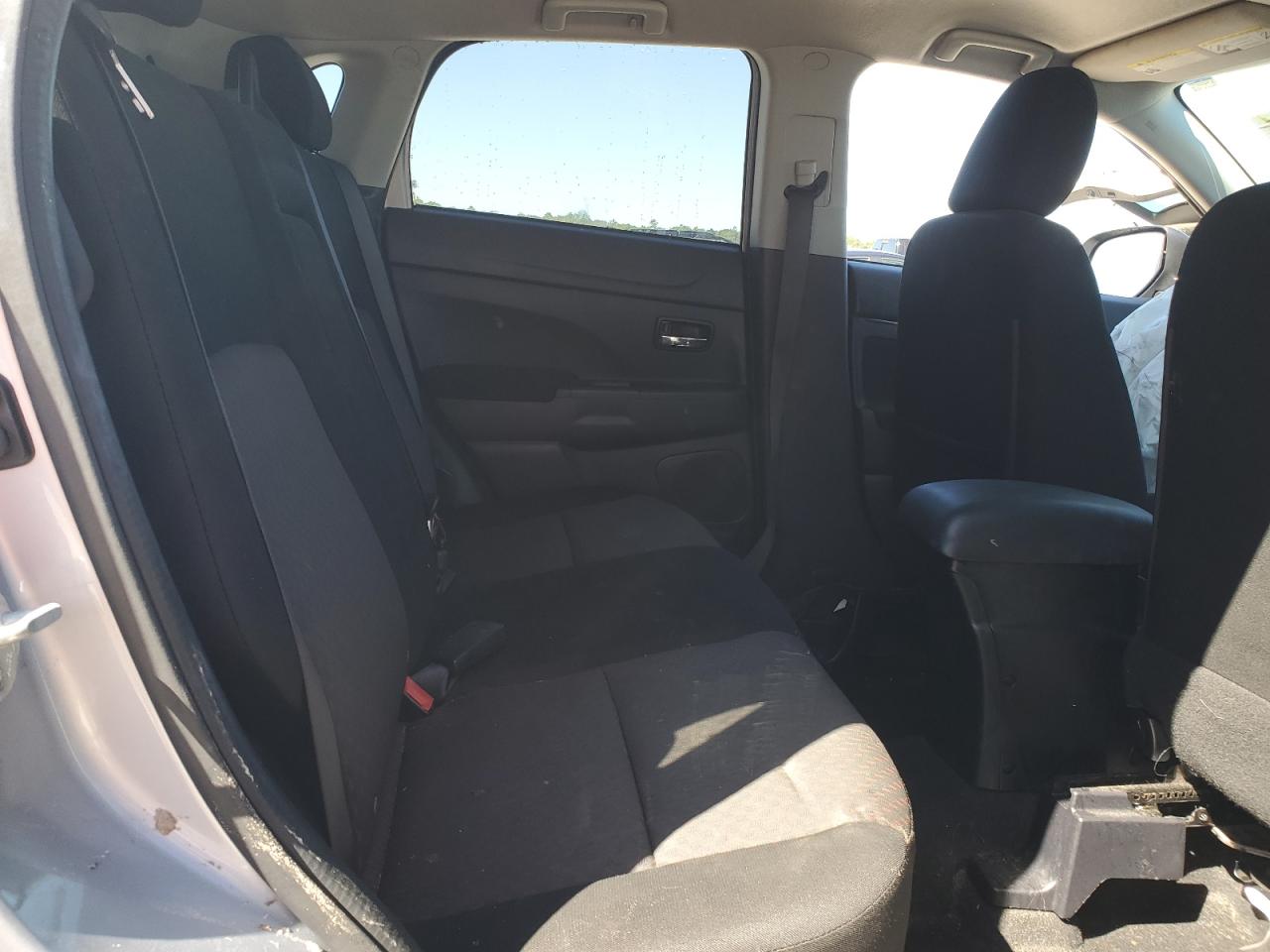 MITSUBISHI OUTLANDER ES