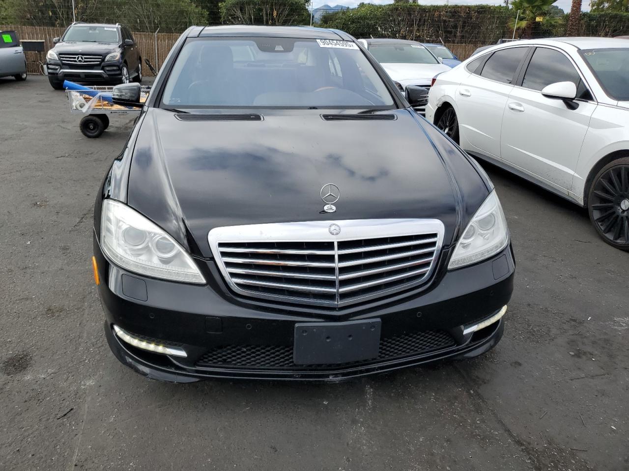 MERCEDES-BENZ S-CLASS 550