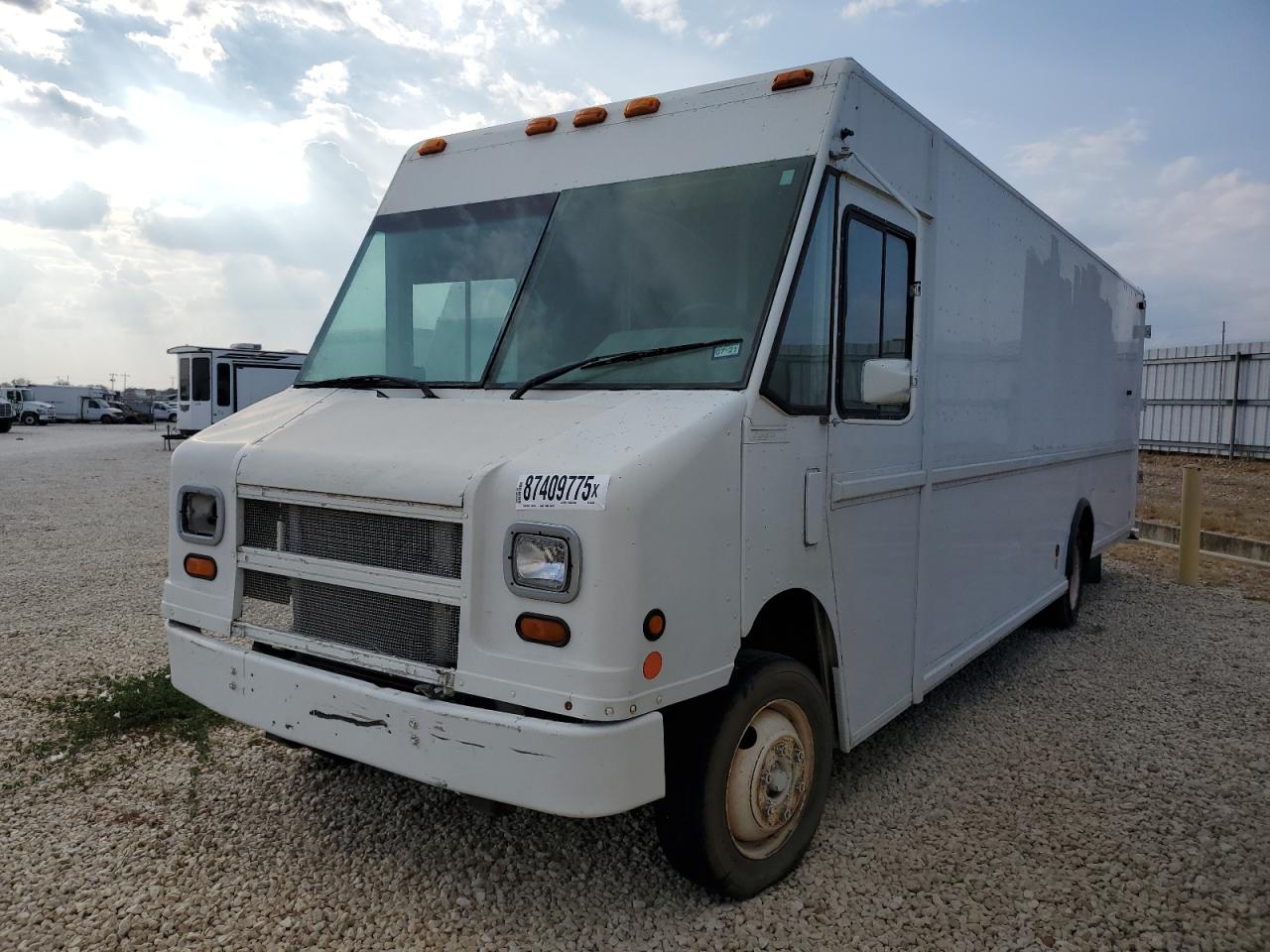 Lot #3296929832 2004 FREIGHTLINER CHASSIS M