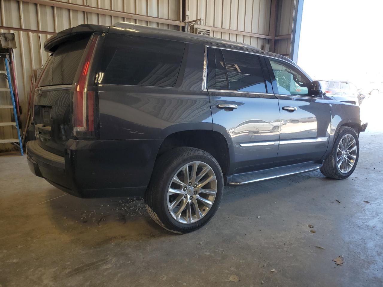 CADILLAC ESCALADE PREMIUM LUXURY