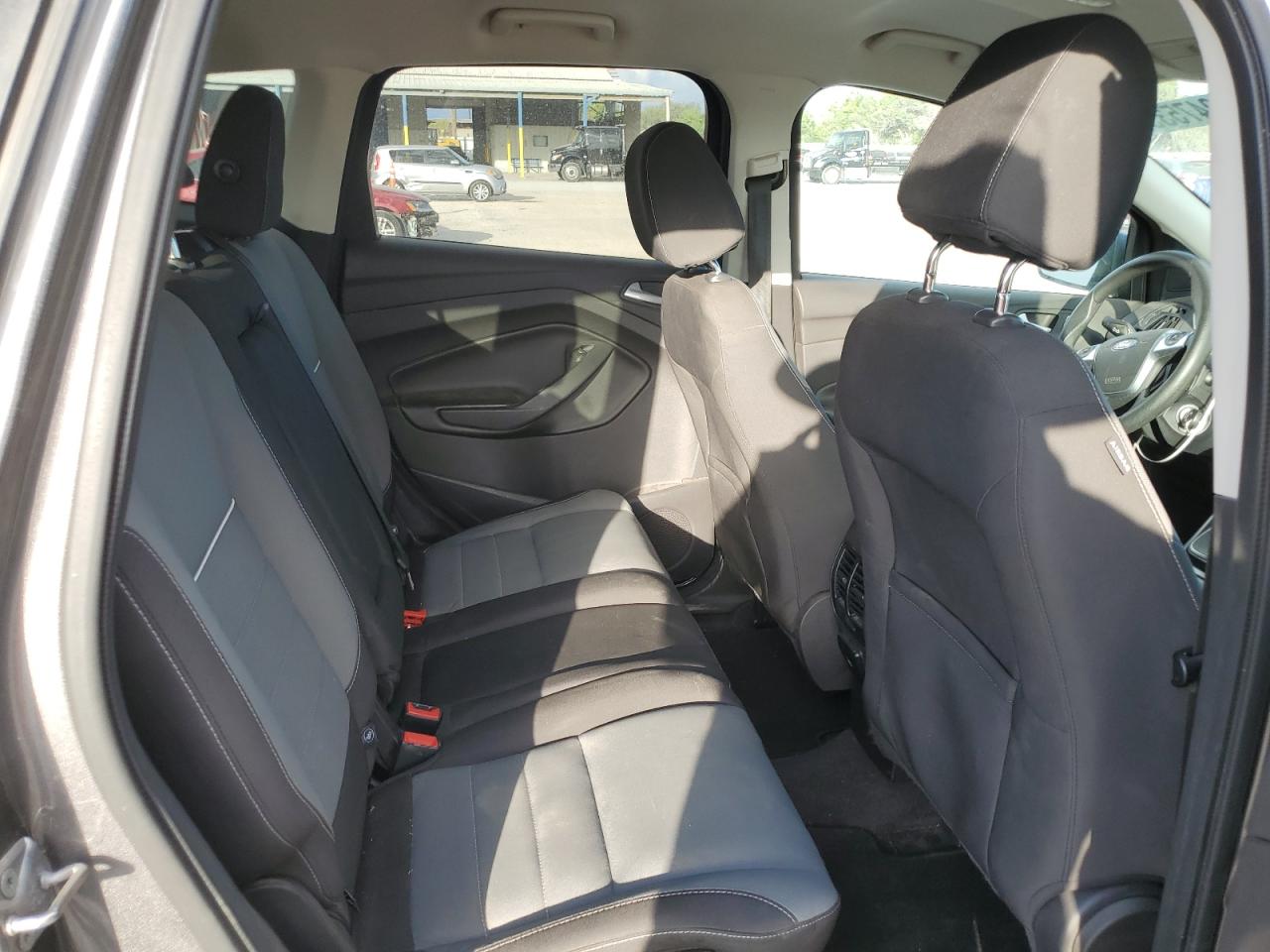 FORD ESCAPE SE