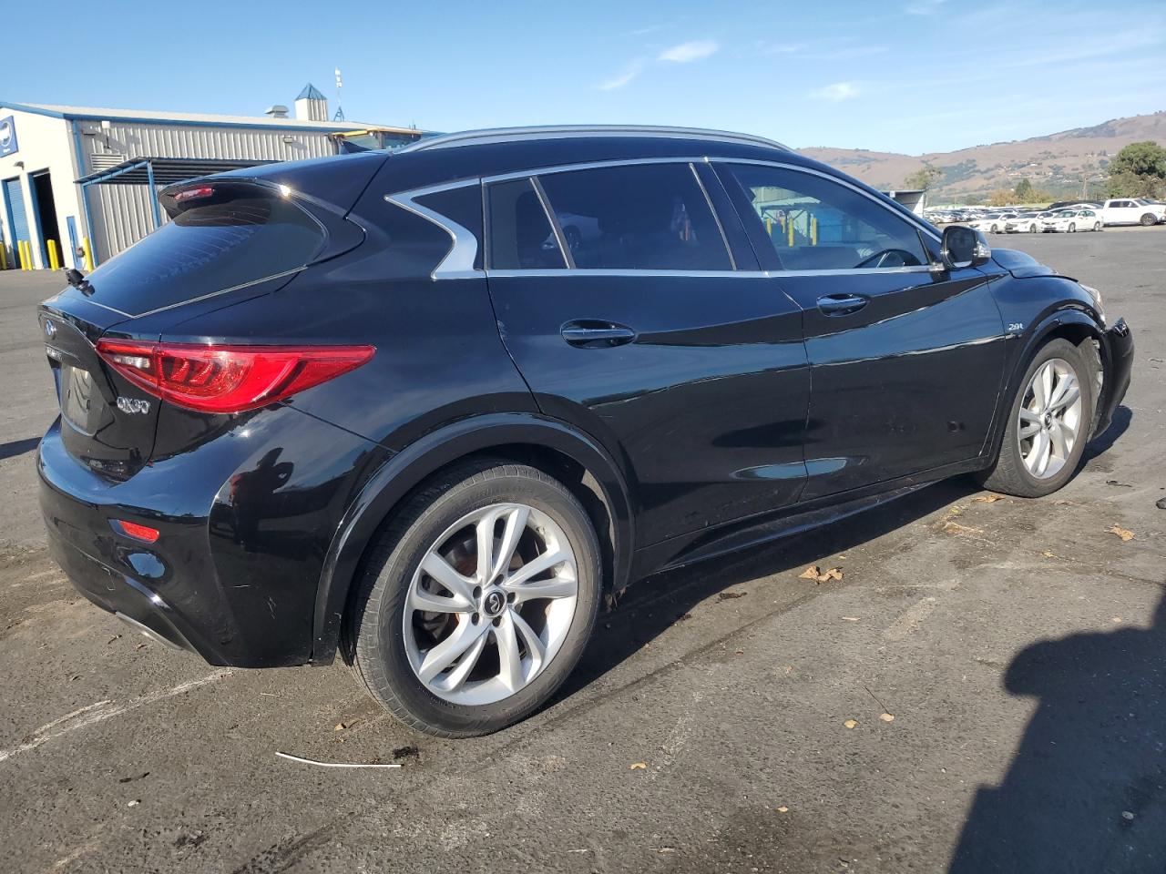 INFINITI QX30 PURE