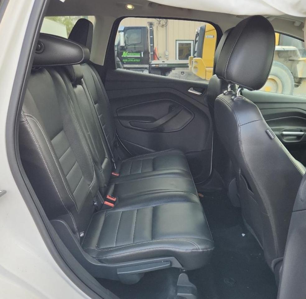 FORD ESCAPE TITANIUM